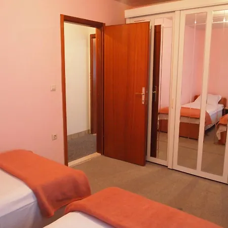 Holiday In 6987 Prázdninový dům *